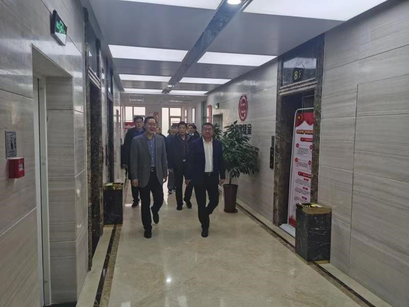 市財政局領(lǐng)導班子赴財信基金公司 調(diào)研指導