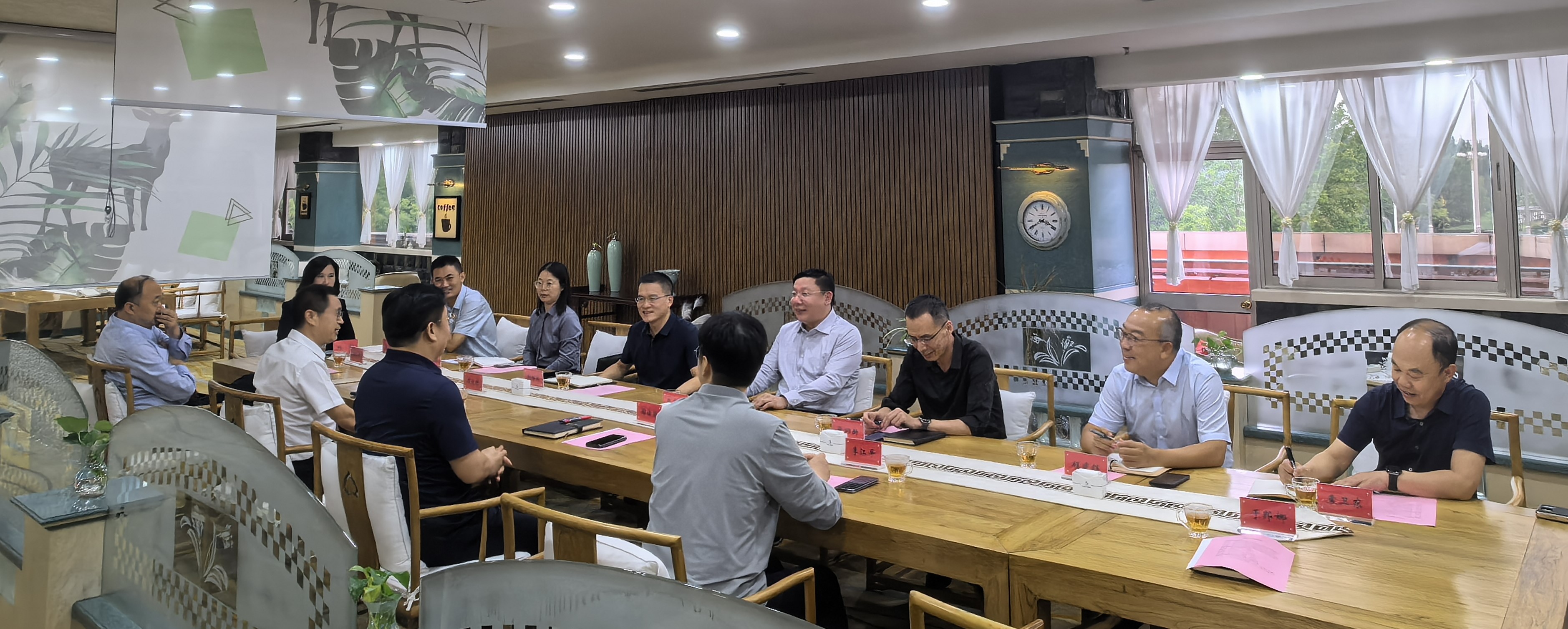 財信集團(tuán)赴開發(fā)區(qū)管委會交流座談